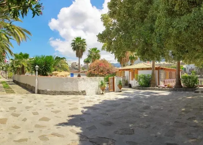 Charming House With Pool In Holiday home Buenavista Del Norte